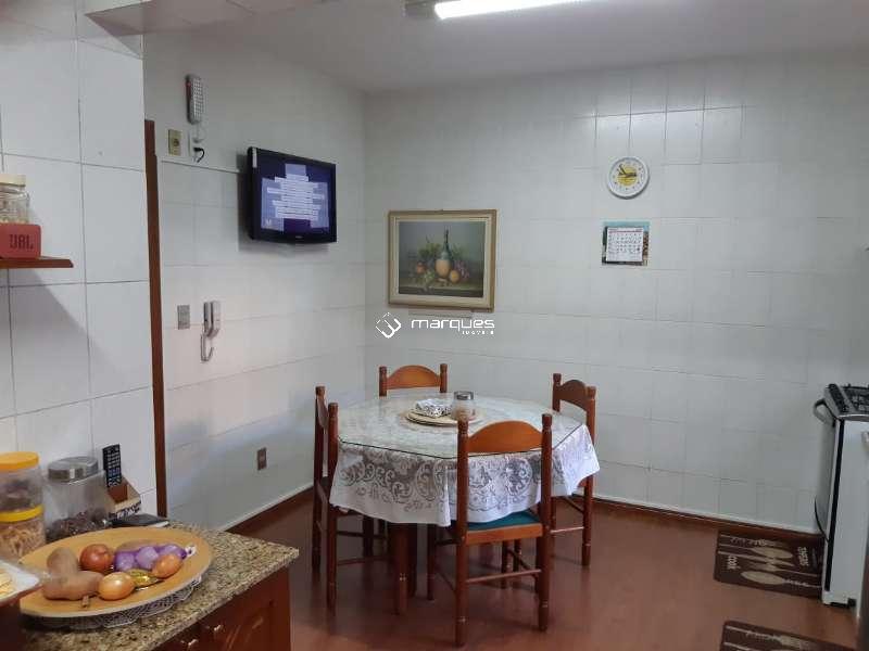 Apartamento com 3 quartos, 5 banheiros e 212m² à venda no bairro Centro, Pelotas