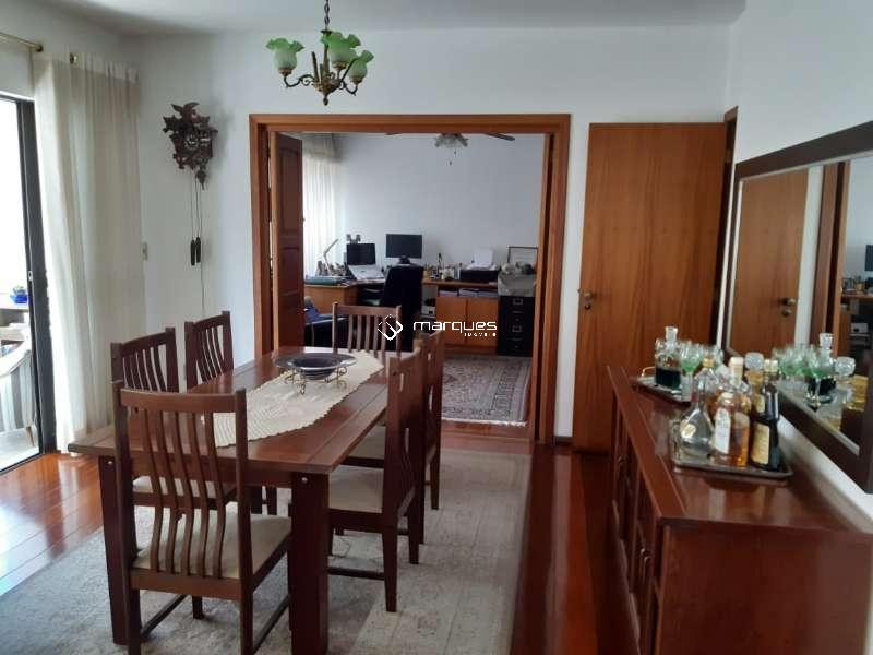 Apartamento com 3 quartos, 5 banheiros e 212m² à venda no bairro Centro, Pelotas