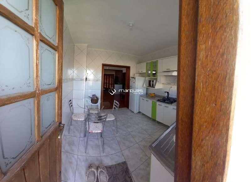 Sobrado com 4 quartos, 3 banheiros e 237m² à venda no bairro Fragata, Pelotas