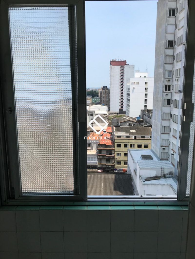 Apartamento com 1 quarto, 1 banheiro e 54m² para alugar no bairro Centro, Pelotas
