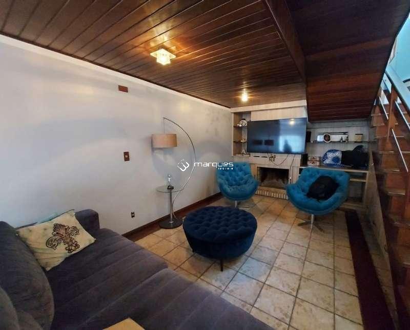 Casa com 4 quartos, 4 banheiros e 360m² à venda no bairro Três Vendas, Pelotas