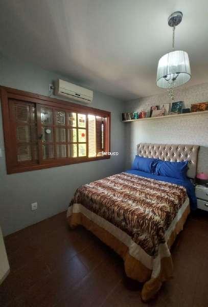 Casa com 4 quartos, 4 banheiros e 360m² à venda no bairro Três Vendas, Pelotas