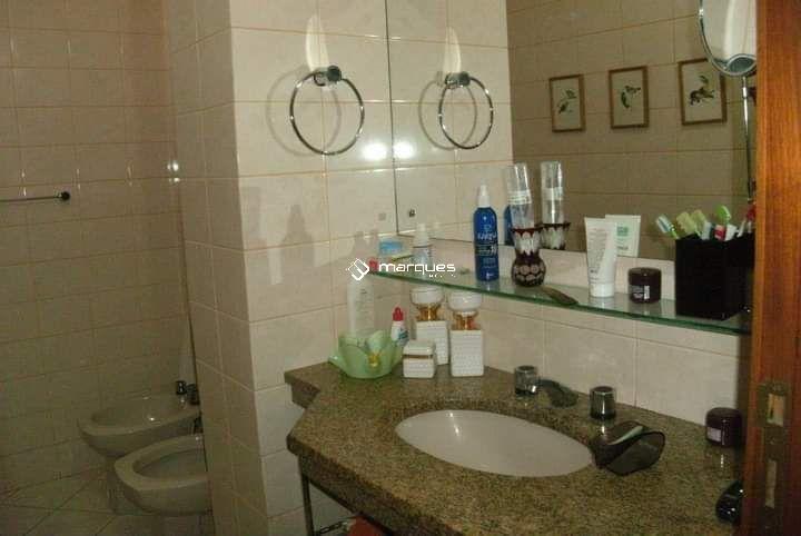 Apartamento com 3 quartos, 1 banheiro e 212m² à venda no bairro Centro, Pelotas