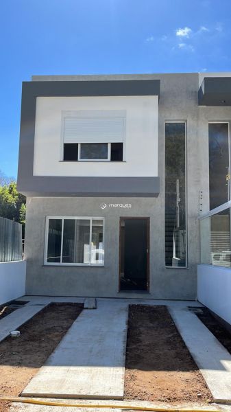 Casa com 3 quartos e 2 banheiros à venda no bairro Laranjal, Pelotas