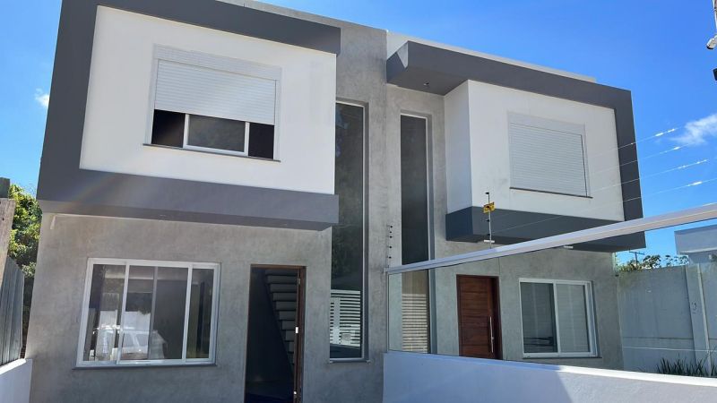 Casa com 3 quartos e 2 banheiros à venda no bairro Laranjal, Pelotas