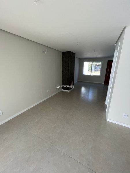 Casa com 3 quartos e 2 banheiros à venda no bairro Laranjal, Pelotas