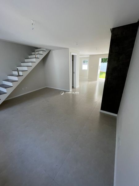Casa com 3 quartos e 2 banheiros à venda no bairro Laranjal, Pelotas