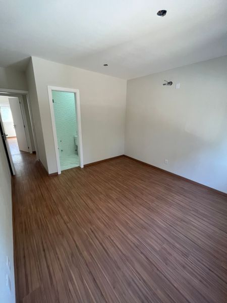 Casa com 3 quartos e 2 banheiros à venda no bairro Laranjal, Pelotas