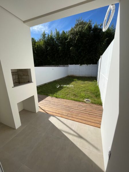 Casa com 3 quartos e 2 banheiros à venda no bairro Laranjal, Pelotas