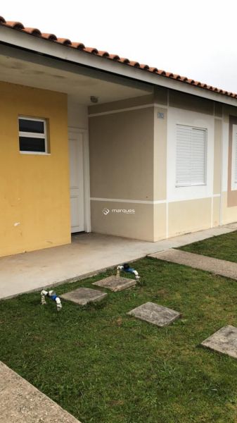 Casa com 2 quartos, 1 banheiro e 52m² à venda no bairro Três Vendas, Pelotas