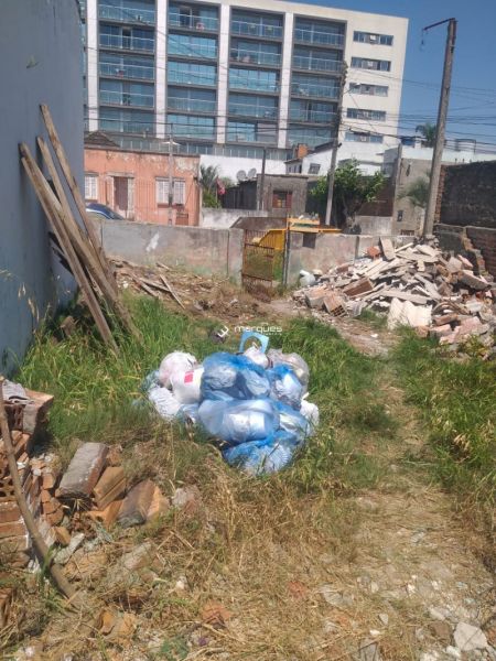 Terreno à venda no bairro Porto, Pelotas