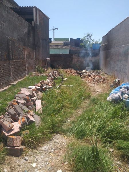 Terreno à venda no bairro Porto, Pelotas