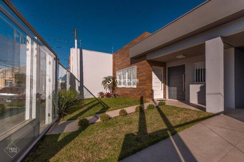 Casa com 3 quartos, 2 banheiros e 230m² à venda no bairro Centro, Pelotas