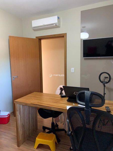 Sobrado com 3 quartos, 2 banheiros e 144m² à venda no bairro Laranjal, Pelotas