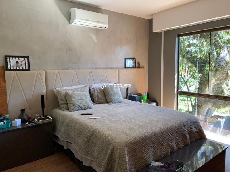 Sobrado com 3 quartos, 2 banheiros e 144m² à venda no bairro Laranjal, Pelotas