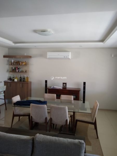 Sobrado com 3 quartos, 2 banheiros e 313m² à venda no bairro Três Vendas, Pelotas