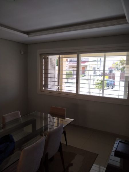 Sobrado com 3 quartos, 2 banheiros e 313m² à venda no bairro Três Vendas, Pelotas