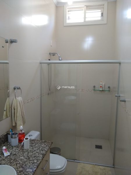 Sobrado com 3 quartos, 2 banheiros e 313m² à venda no bairro Três Vendas, Pelotas