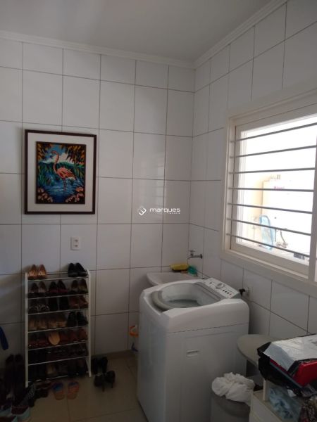 Sobrado com 3 quartos, 2 banheiros e 313m² à venda no bairro Três Vendas, Pelotas