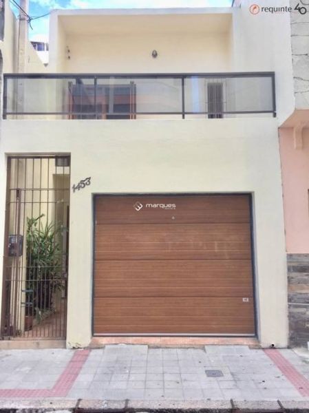 Casa com 3 quartos, 3 banheiros e 145m² à venda no bairro Centro, Pelotas
