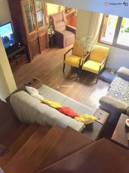 Casa com 3 quartos, 3 banheiros e 145m² à venda no bairro Centro, Pelotas