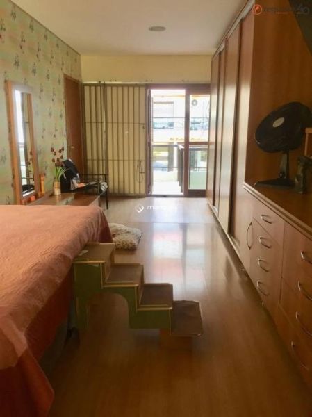 Casa com 3 quartos, 3 banheiros e 145m² à venda no bairro Centro, Pelotas