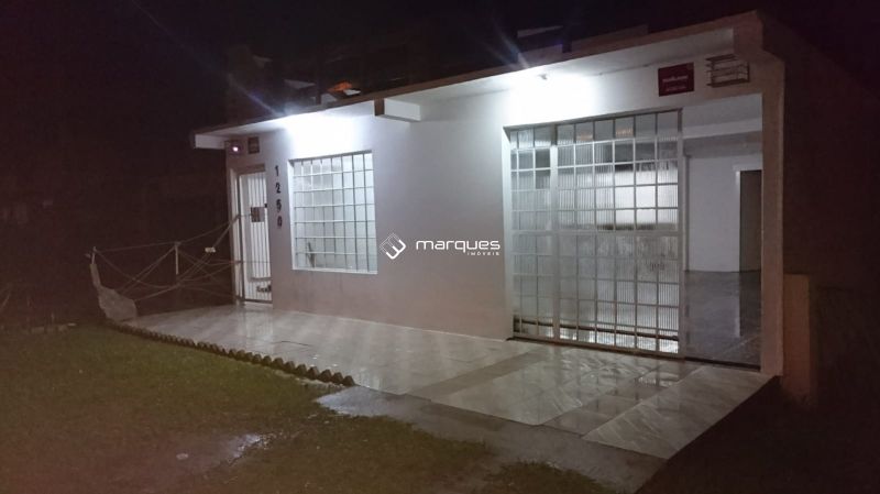 Casa com 4 quartos, 3 banheiros e 180m² à venda no bairro Três Vendas, Pelotas