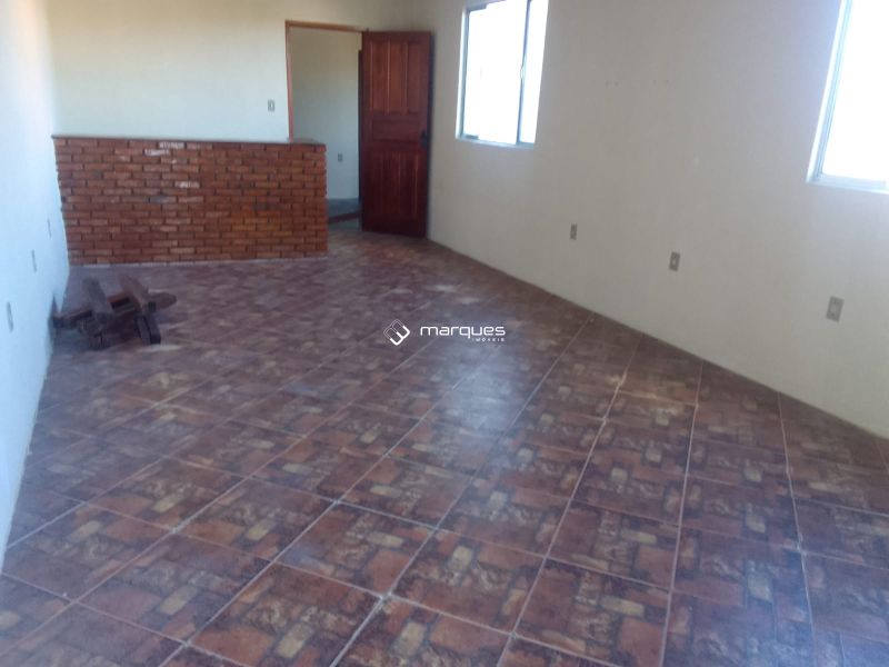 Casa com 4 quartos, 3 banheiros e 180m² à venda no bairro Três Vendas, Pelotas