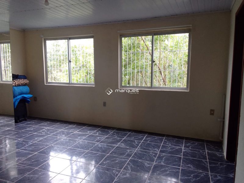 Casa com 4 quartos, 3 banheiros e 180m² à venda no bairro Três Vendas, Pelotas