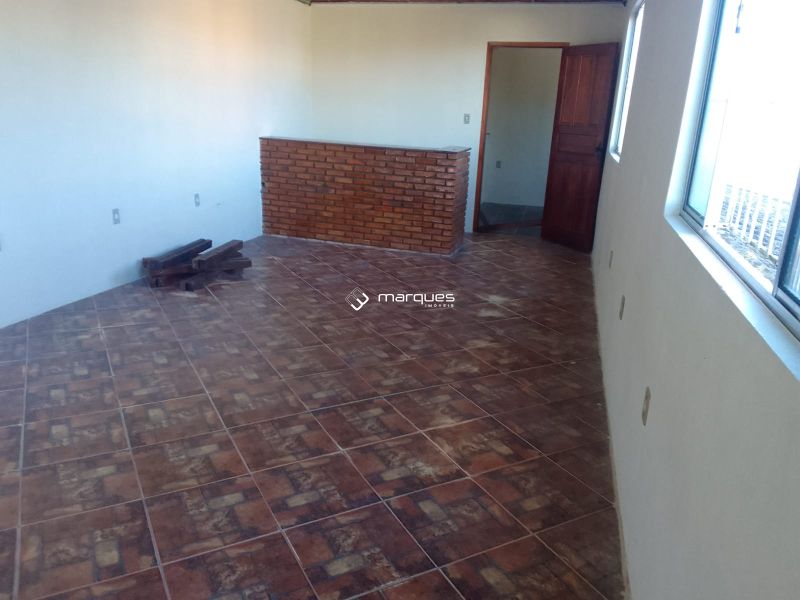 Casa com 4 quartos, 3 banheiros e 180m² à venda no bairro Três Vendas, Pelotas