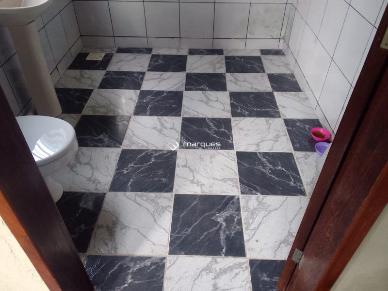 Casa com 4 quartos, 3 banheiros e 180m² à venda no bairro Três Vendas, Pelotas