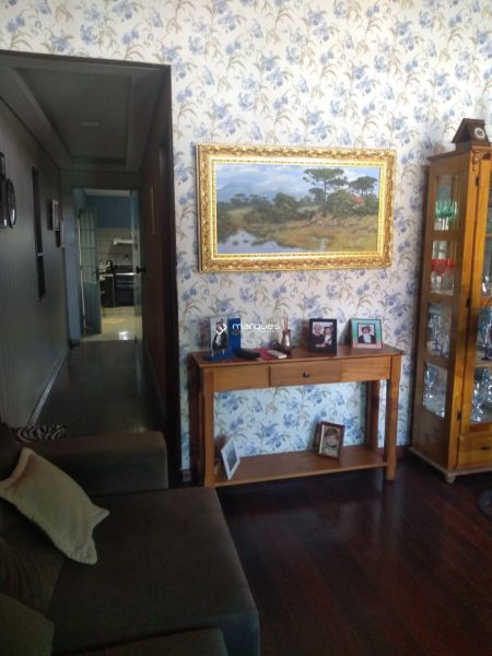 Casa com 4 quartos, 2 banheiros e 234m² à venda no bairro Umuharama, Pelotas