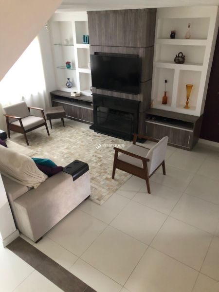 Casa com 3 quartos, 2 banheiros e 287m² à venda no bairro Areal, Pelotas