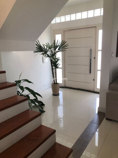 Casa com 3 quartos, 2 banheiros e 287m² à venda no bairro Areal, Pelotas