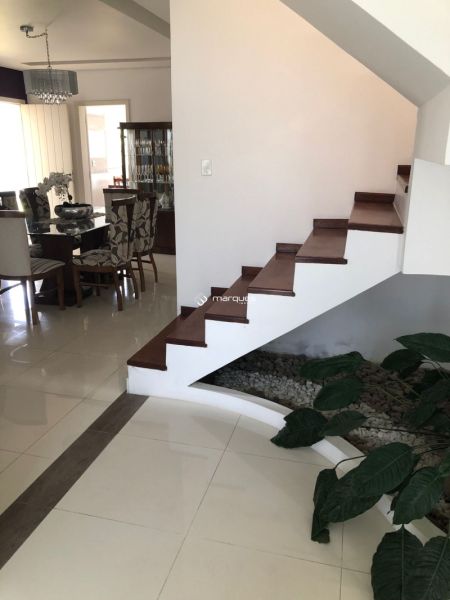 Casa com 3 quartos, 2 banheiros e 287m² à venda no bairro Areal, Pelotas