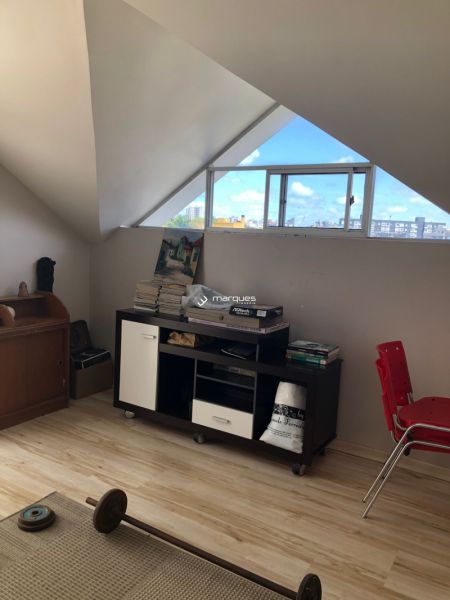 Casa com 3 quartos, 2 banheiros e 287m² à venda no bairro Areal, Pelotas