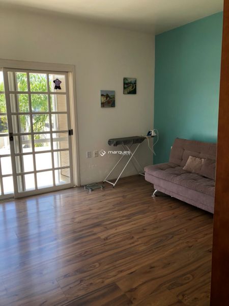 Casa com 3 quartos, 2 banheiros e 287m² à venda no bairro Areal, Pelotas