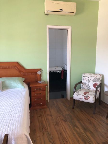 Casa com 3 quartos, 2 banheiros e 287m² à venda no bairro Areal, Pelotas