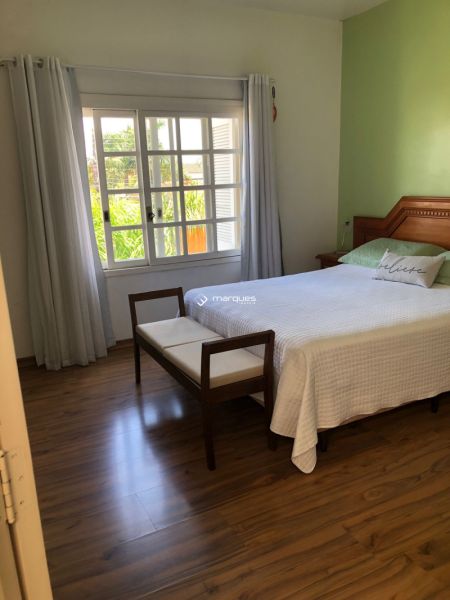 Casa com 3 quartos, 2 banheiros e 287m² à venda no bairro Areal, Pelotas