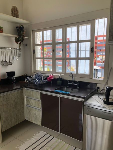Casa com 3 quartos, 2 banheiros e 287m² à venda no bairro Areal, Pelotas