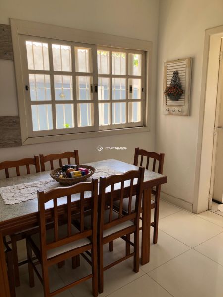 Casa com 3 quartos, 2 banheiros e 287m² à venda no bairro Areal, Pelotas