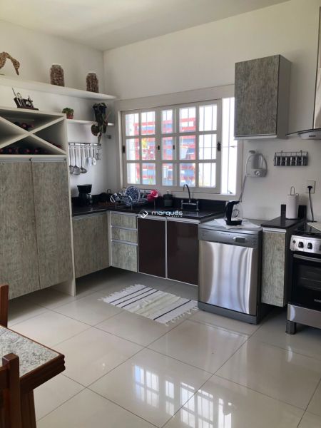 Casa com 3 quartos, 2 banheiros e 287m² à venda no bairro Areal, Pelotas