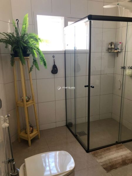Casa com 3 quartos, 2 banheiros e 287m² à venda no bairro Areal, Pelotas
