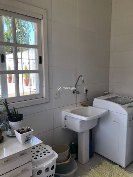 Casa com 3 quartos, 2 banheiros e 287m² à venda no bairro Areal, Pelotas