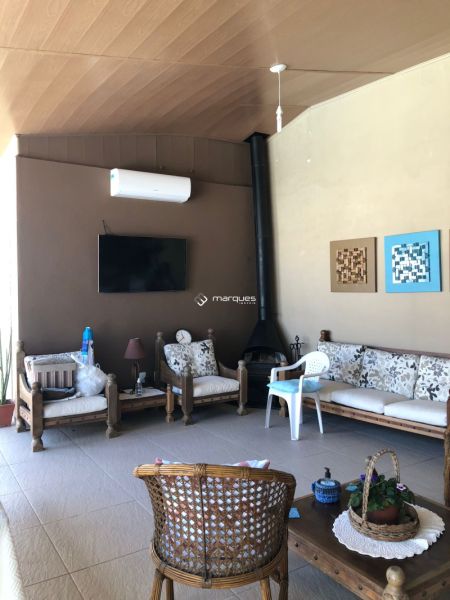 Casa com 3 quartos, 2 banheiros e 287m² à venda no bairro Areal, Pelotas
