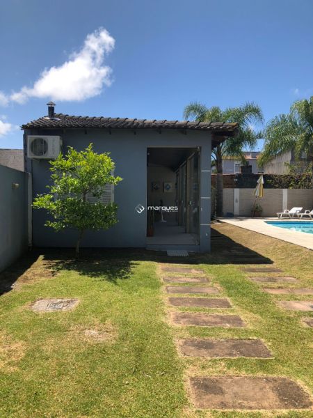 Casa com 3 quartos, 2 banheiros e 287m² à venda no bairro Areal, Pelotas
