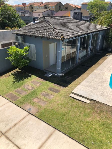 Casa com 3 quartos, 2 banheiros e 287m² à venda no bairro Areal, Pelotas