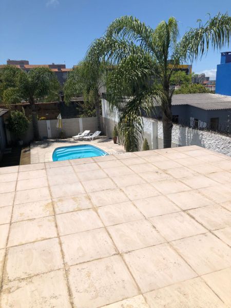 Casa com 3 quartos, 2 banheiros e 287m² à venda no bairro Areal, Pelotas
