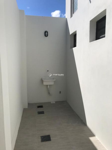 Prédio Comercial com 1 banheiro e 123m² à venda no bairro Areal, Pelotas