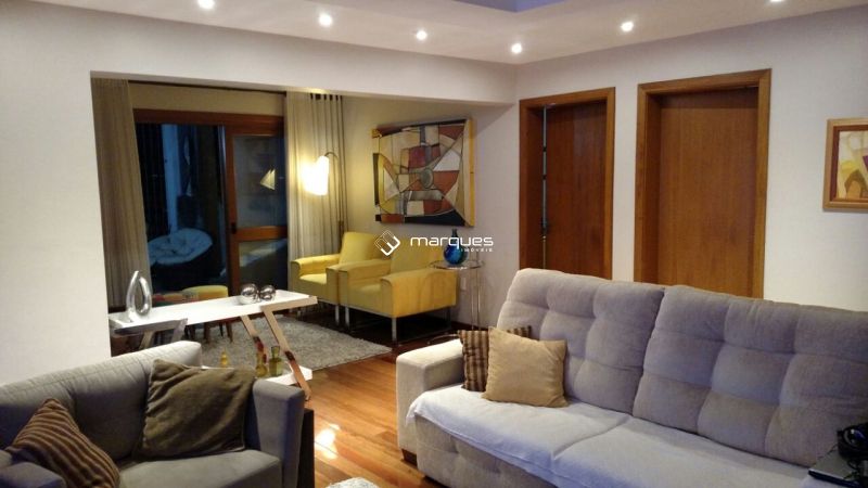 Cobertura com 3 quartos, 4 banheiros e 237m² à venda no bairro Centro, Pelotas